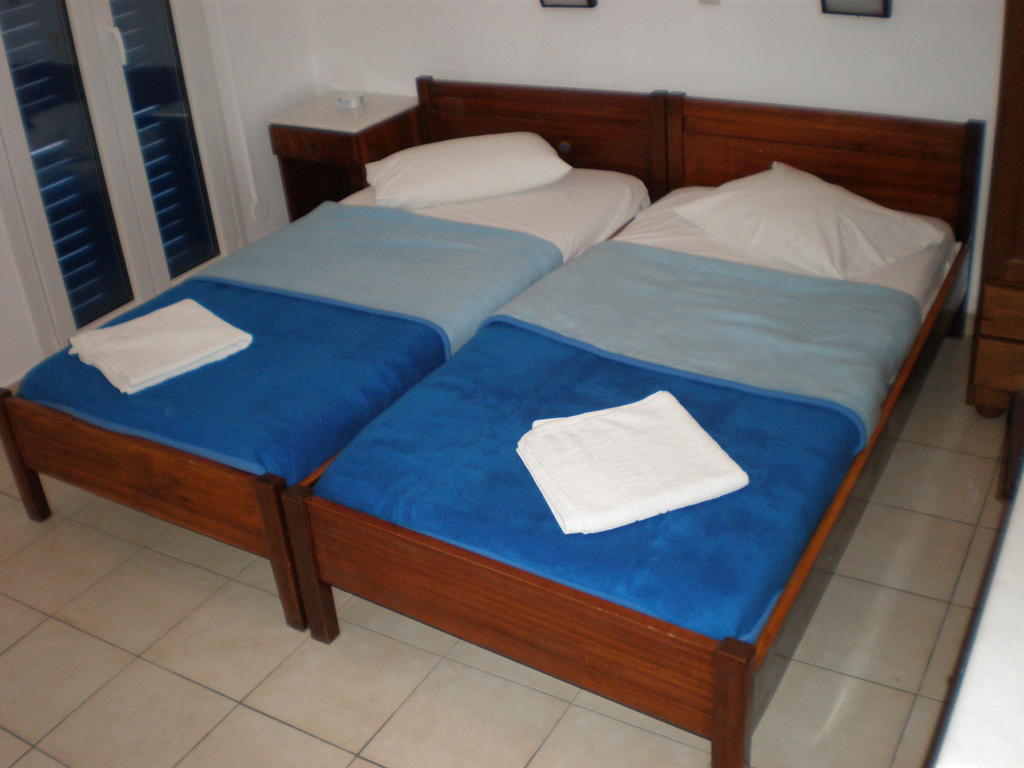 Chrysa Apartman Andíparosz Póli Szoba fotó